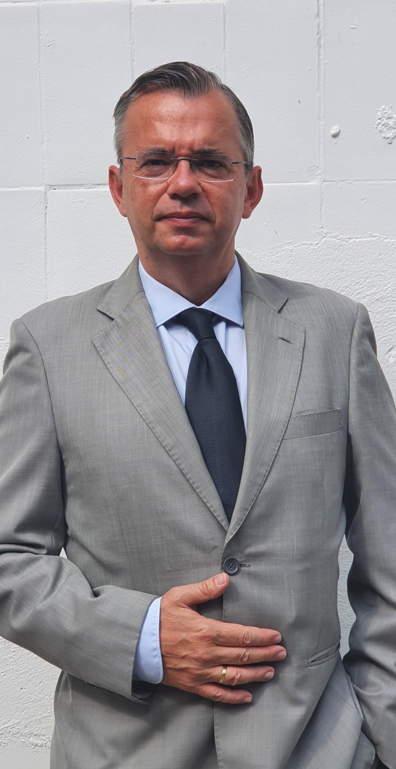 pardagm-traje-medio-plano